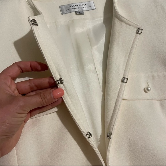 Tahari Arthur S. Levine off white long blazer coat size 6 - Picture 3 of 15